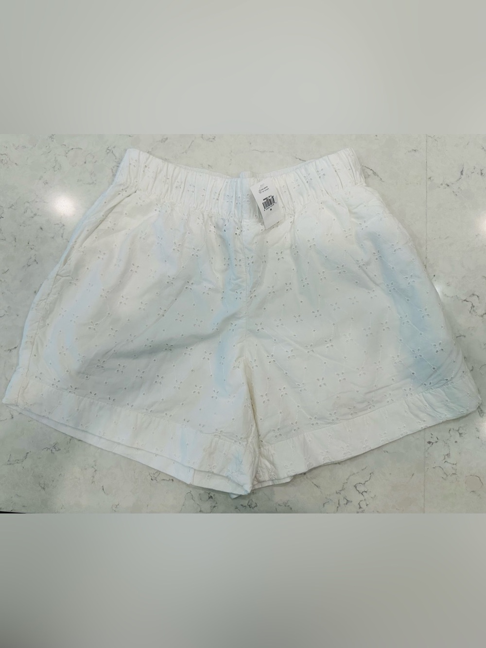 NWT Gap White Eyelet Elastic-Waist Women’s Size Small Shorts